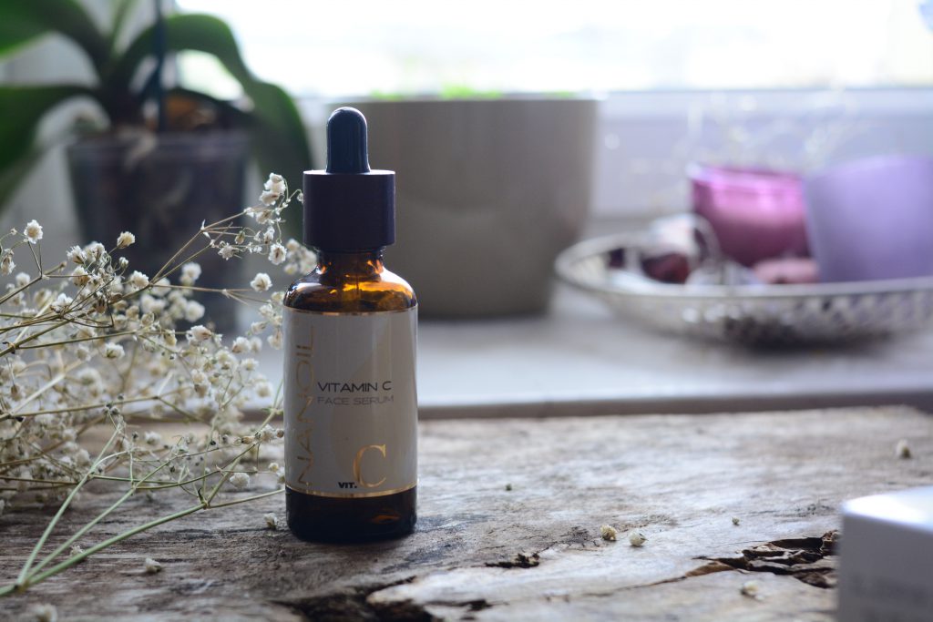 ser facial cu vitamina C recomandat Nanoil