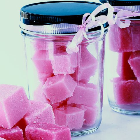 Cuburi hidratante în locul balsamului obişnuit? Preparaţi-le singure