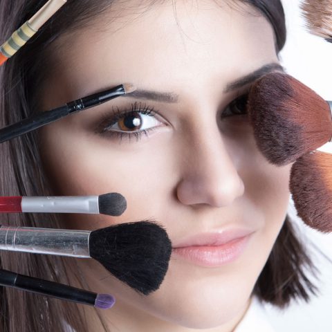 Cele mai frecvente 7 greşeli de machiaj