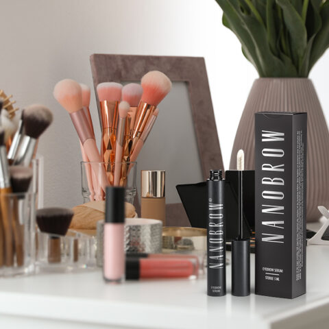 Remediu pentru sprânene subțiri? Serul Nanobrow – Recenzie, Efecte, Opinii