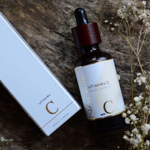 Serul facial Nanoil – vitamina C care facilitează eliminarea petelor!