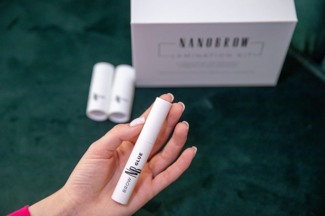 set practic de lifting și de laminare a sprâncenelor